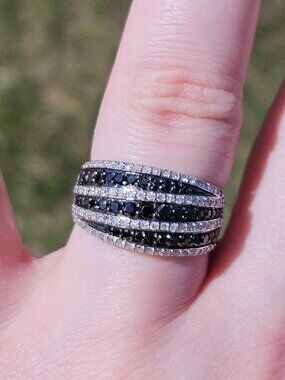 10K White Gold Black and White Diamond 7 Row Wide Band Ring Size 6.75
